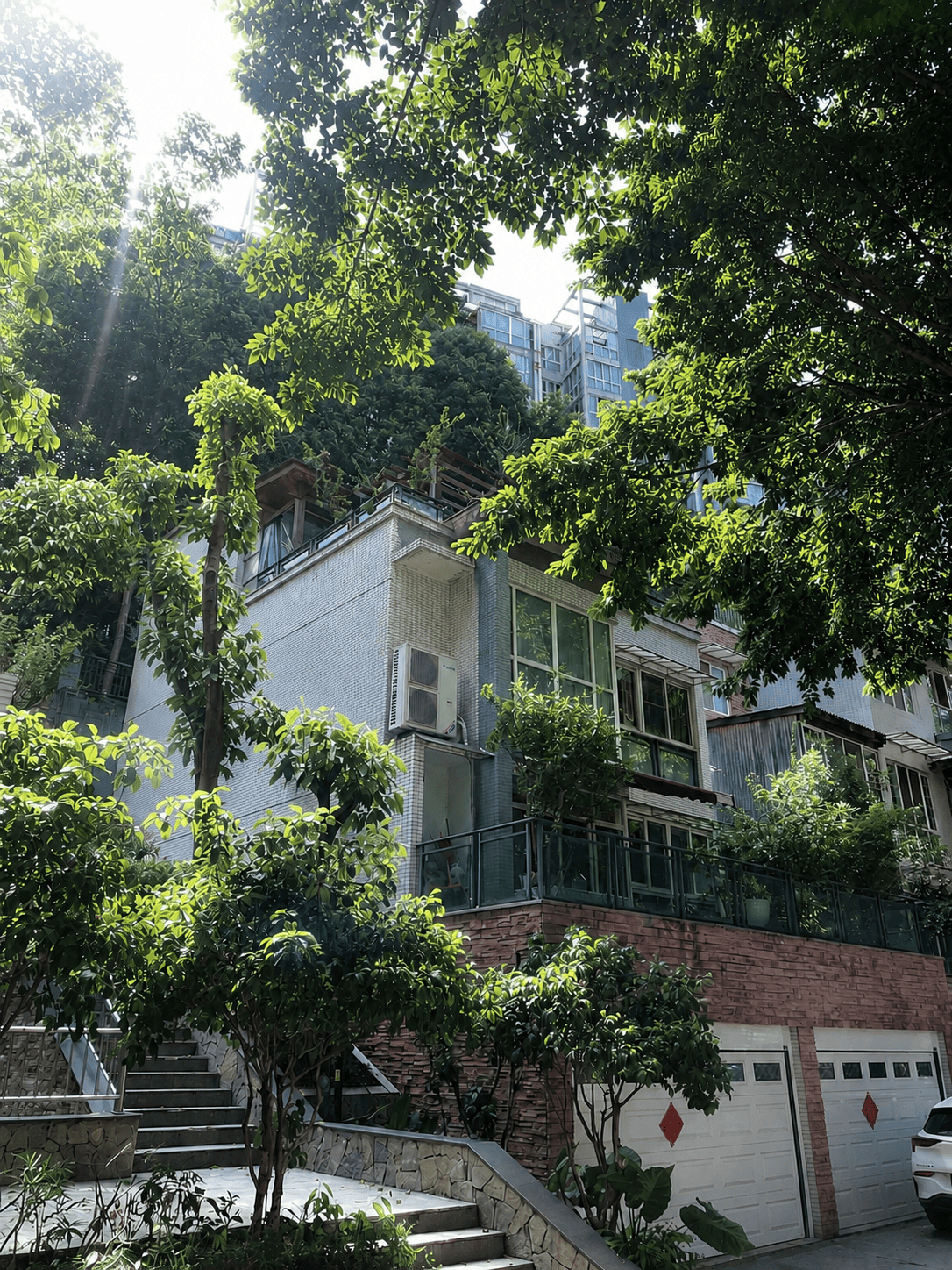 图木舒克岛居岁月从容升级：小小岛老别墅加装蒂升悦行款电梯